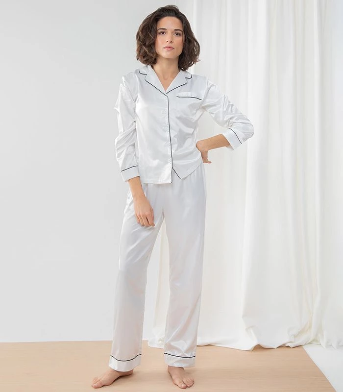 Pyjama en satin blanc