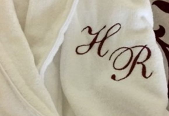 Peignoir Personnalisé : les avantages d’acheter son peignoir avec Label-Borderie